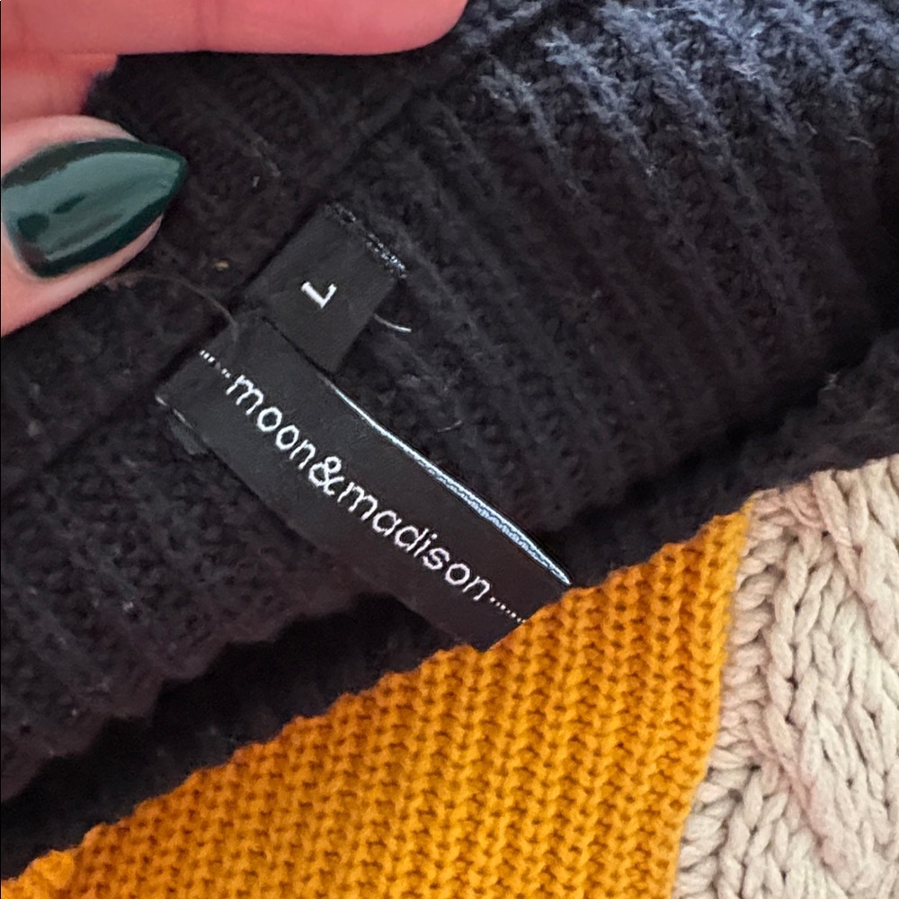 Moon & Madison Color Block Textured Sweater - Picture 3 of 5
